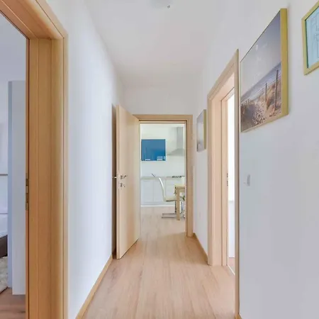 In - Insel 41294 Apartamento *